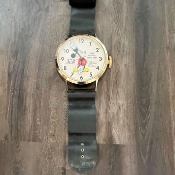 Mickey Mouse WatchClock// Disney giant watch clock